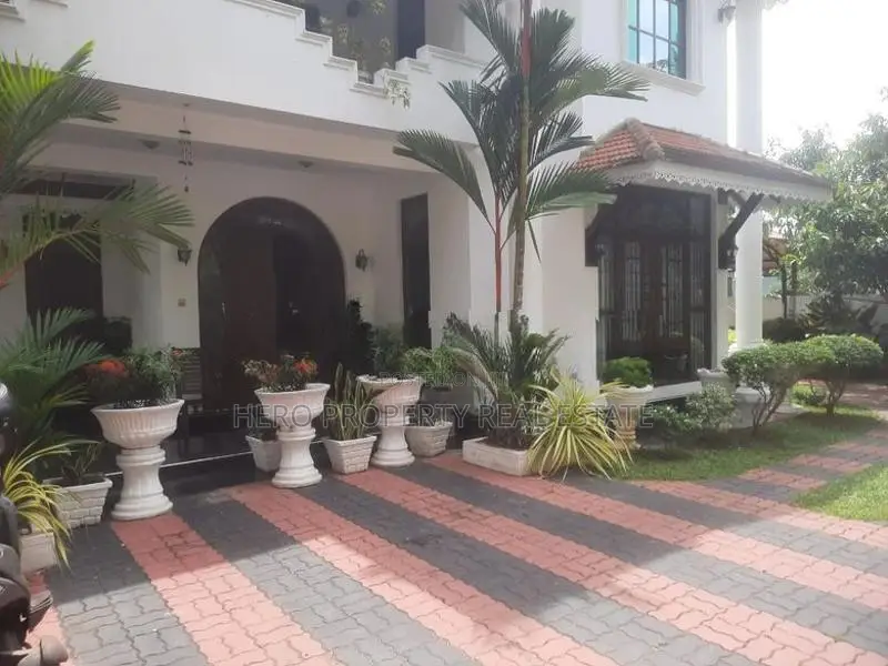 HCHR051 - Fully Furnished Two Storey House for Rent in Kochchikade
