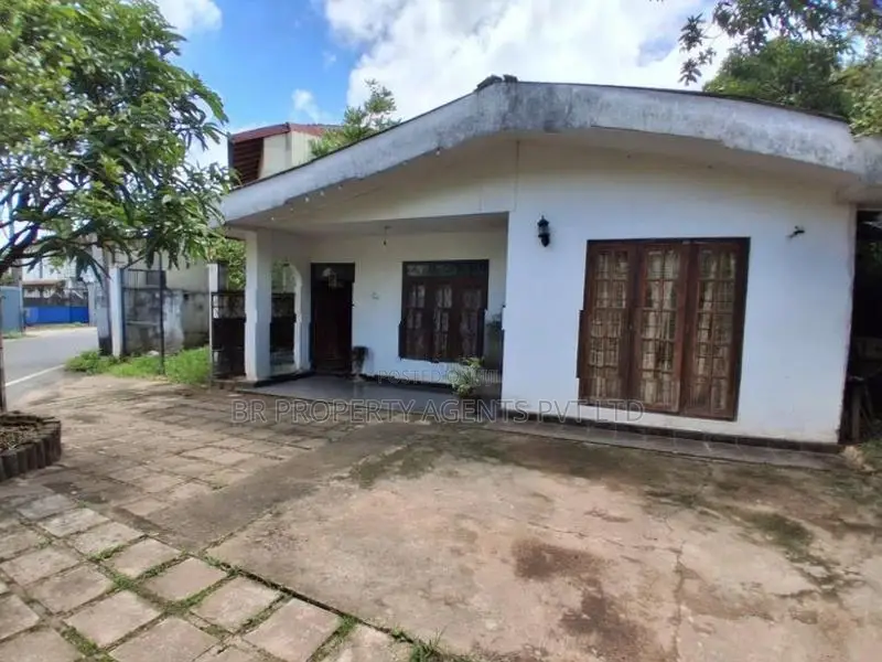 House with Land for Sale in Rajagiriya