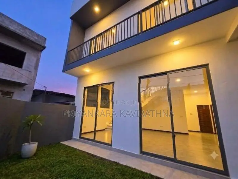 Mordern Brand New 3 Storied House For Sale - Batuwandara