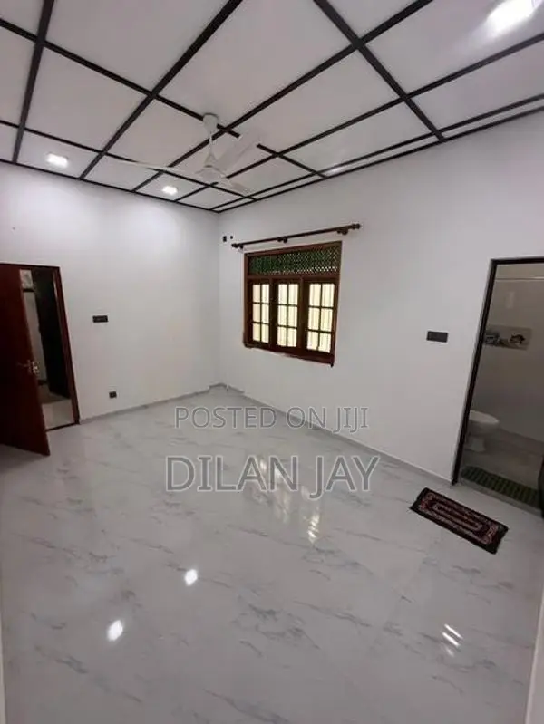Brand New Home for Sale in Siyambalagoda