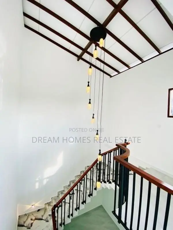 Brand New Luxury Two-Storey Family Home in Athurugiriya