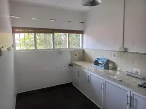 Upper floor for rent in pitakotte