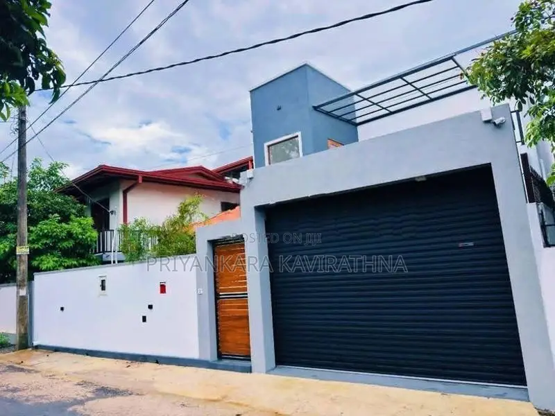 Mordern Luxury House For Sale in Piliyandala