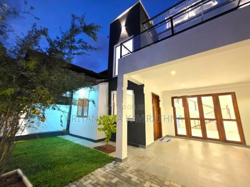Mordern Luxury House For Sale in Piliyandala