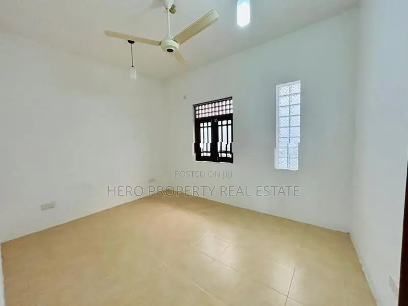 HAR220 - Modern House for Rent in Thalawathugoda