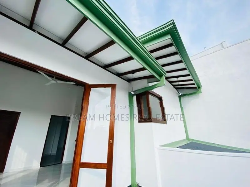 Brand New Luxury Two-Storey Family Home in Athurugiriya