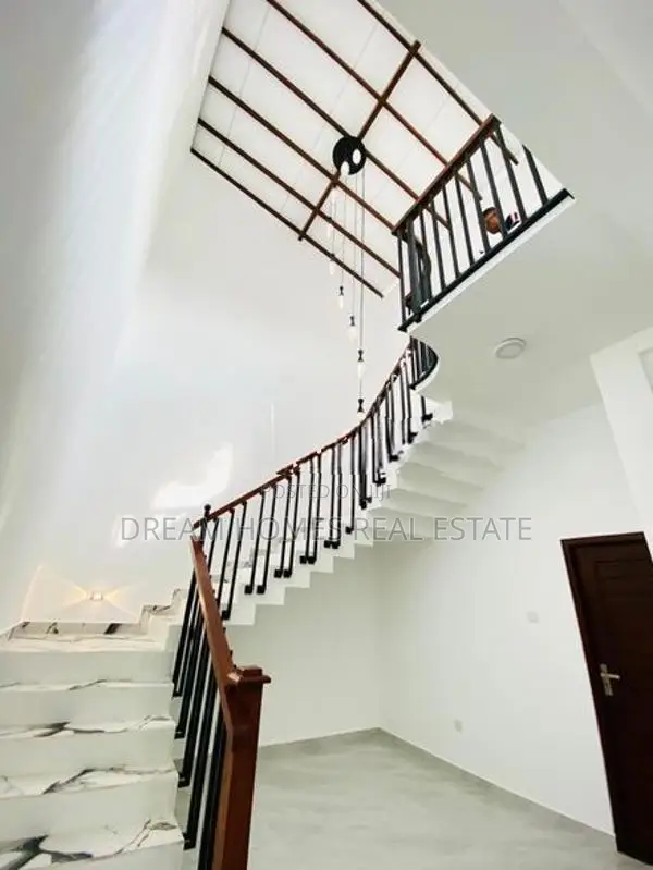 Brand New Luxury Two-Storey Family Home in Athurugiriya