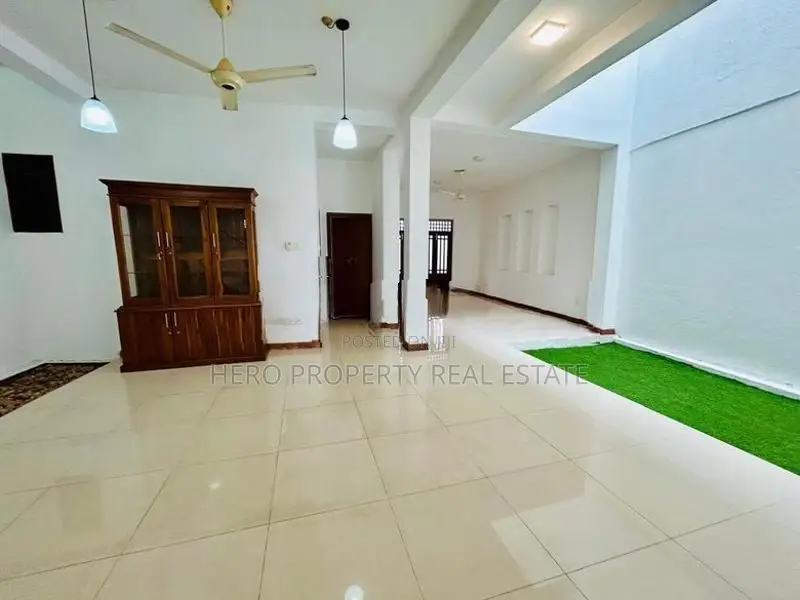HAR220 - Modern House for Rent in Thalawathugoda