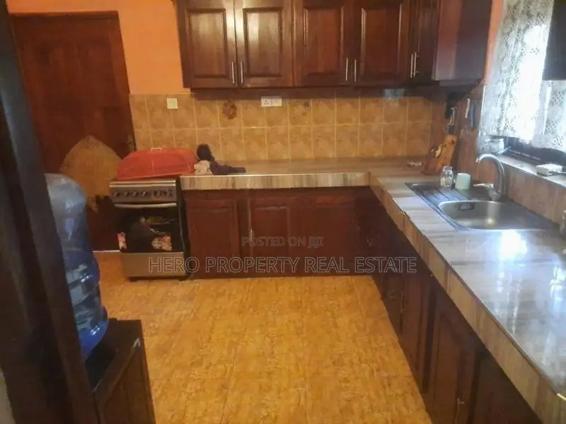 HCHR051 - Fully Furnished Two Storey House for Rent in Kochchikade