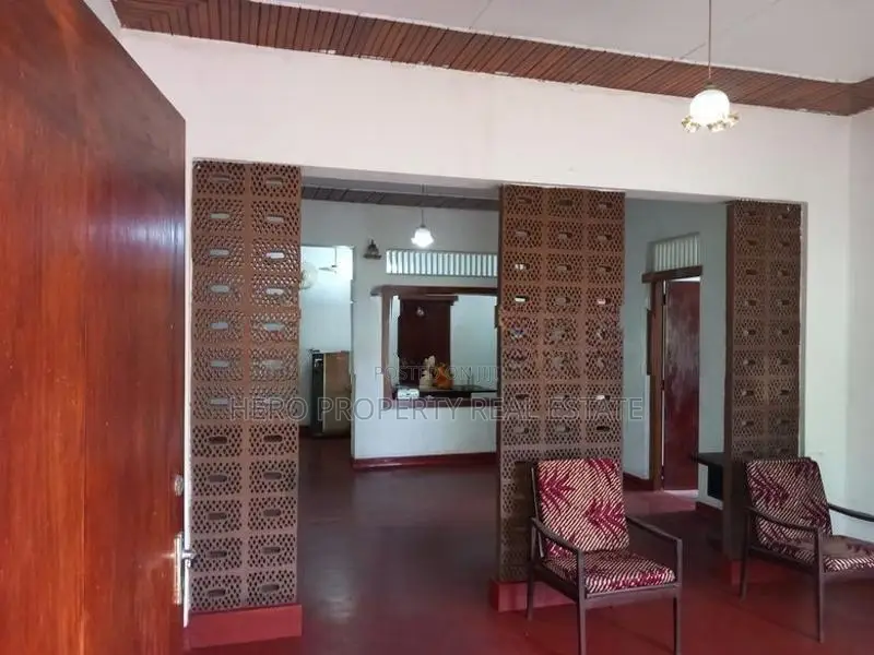 Commercial or Residence House for Rent with Land in Kottawa