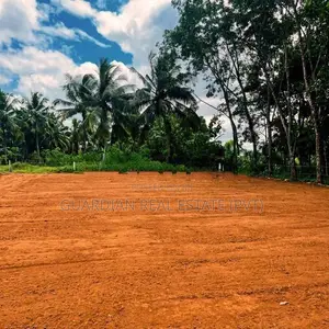 Valuable Land for sale Padukka Wateraka