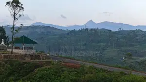 හැටන් වටවලින් බිම් කොටස් කිහිපයක්