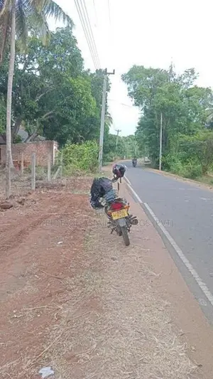 අනුරාධපුරයෙන් ඉඩමක්