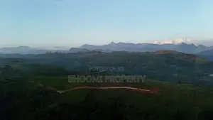 හැටන් වටවලින් බිම් කොටස් කිහිපයක්