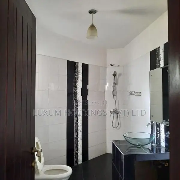 Upstair House For Rent in Fairfield garden Colombo 08 [ 1873C ]