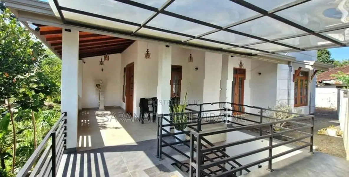 Luxury House with Furniture - Ratnapura