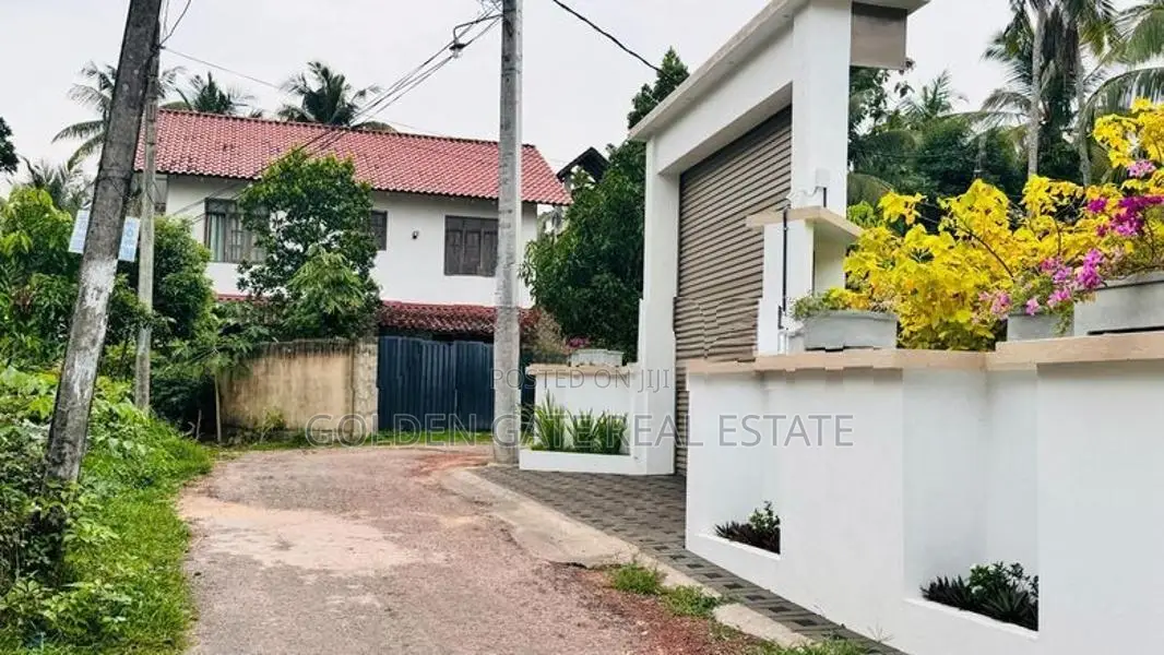 Modern Two Storey House for Sale Near Minuwangoda