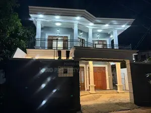 HWS Luxury Quality House for Sale in Wellampitiya