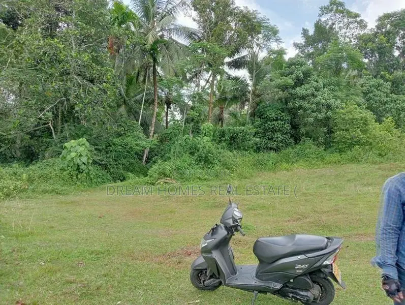 Land for Sale – Meegoda