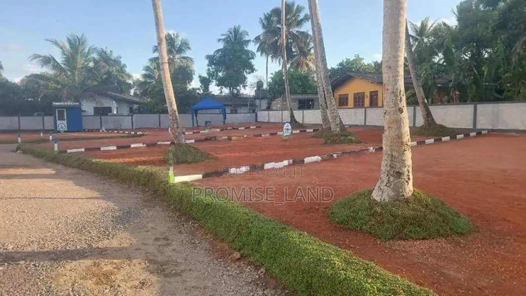පදිංචියට පානදුර වලාන ඉඩමක් M21