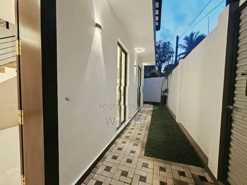 SUPAR BRAND NEW TWO STOREY HOUSE FOR SALE IN KOTTAWA