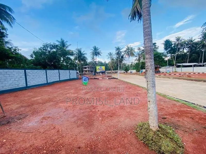 Superb Land for Wadduwa Thalpitiya M21