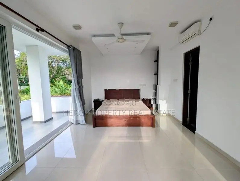 HWR Luxurious Modern House for Sale in Kolonnawa