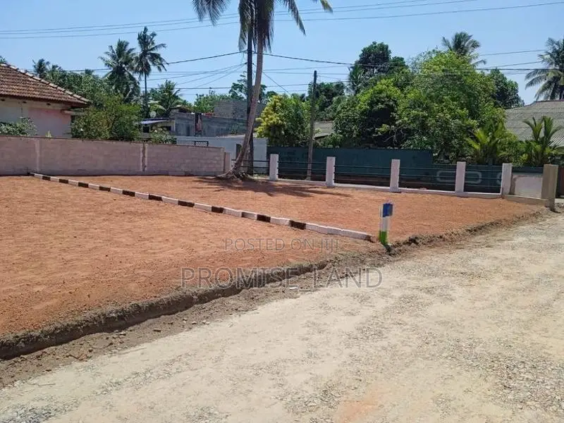 පානදුර ඉඩමක් M21