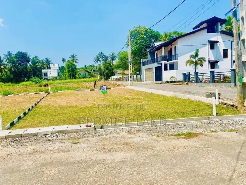 Land Near Athurugiriya Interchange M21