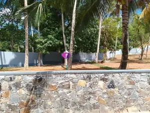 කරාපිටිය රෝහල ආසන්නයේ බිම් කොටස් විකිණීමට