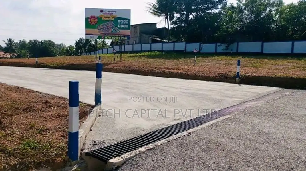 Kosgama - Kaluaggla 122 High Level Road Facing Land for Sale