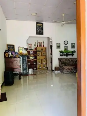 Wattala Hunupitiya Bandaranaike Mw House for Sale