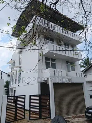 Modern Luxury Family House for Rent Near Thalawathugoda - PDH380
