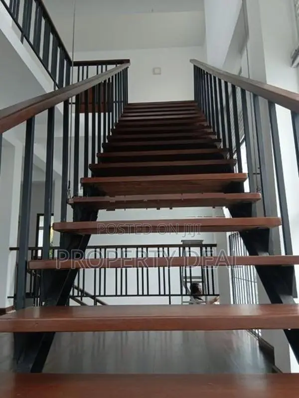 Modern Luxury Family House for Rent Near Thalawathugoda - PDH380