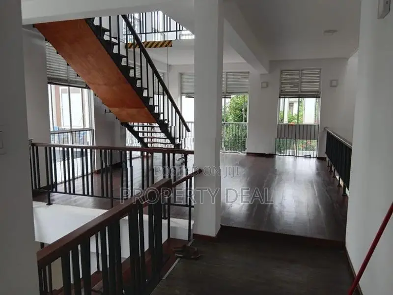 Modern Luxury Family House for Rent Near Thalawathugoda - PDH380