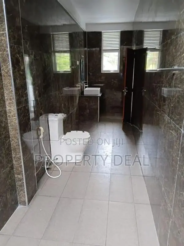Modern Luxury Family House for Rent Near Thalawathugoda - PDH380