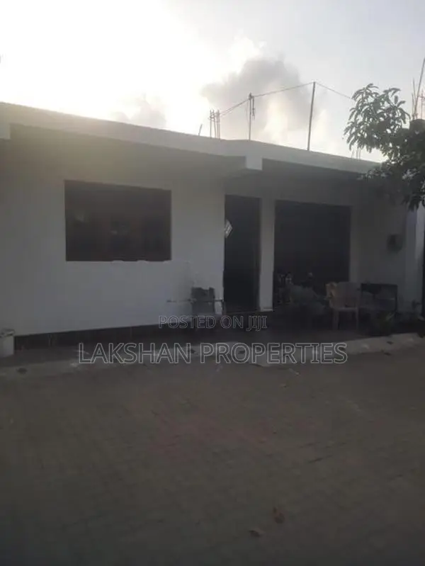 House For Sale In Boralesgamuwa