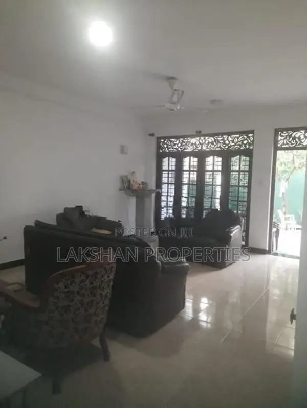 House For Sale In Boralesgamuwa