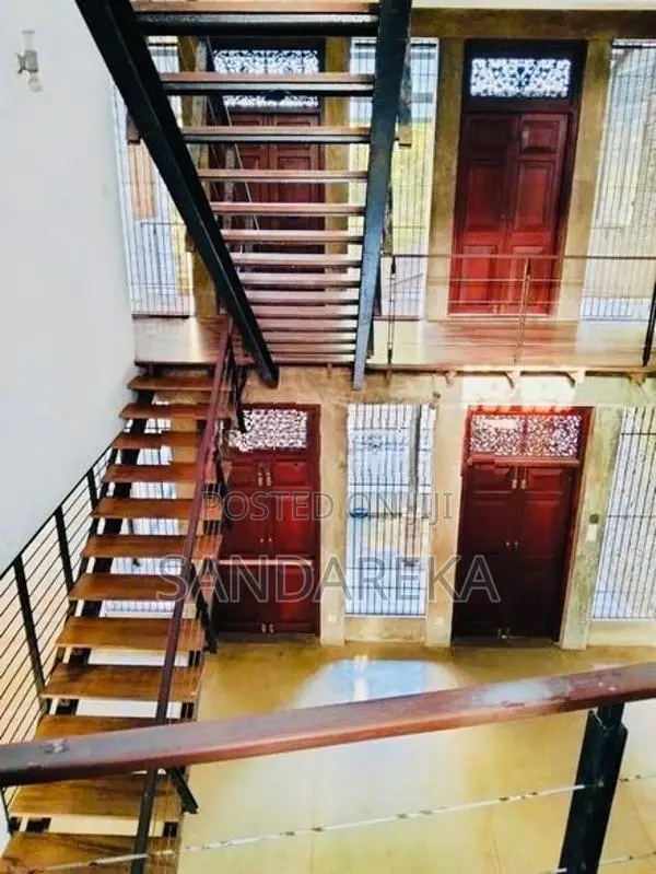 Modern House with A Touch of Vintage Koralawella
