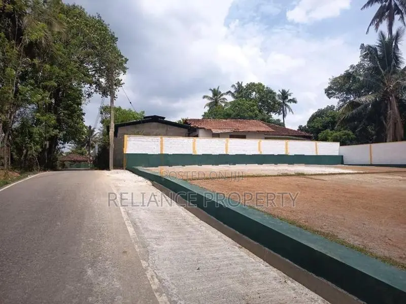 Just 5 Minutes to Homagama -Pitipana Bus Route Land