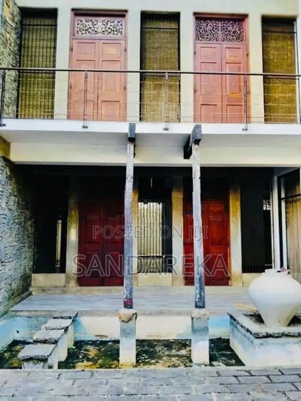 Modern House with A Touch of Vintage Koralawella