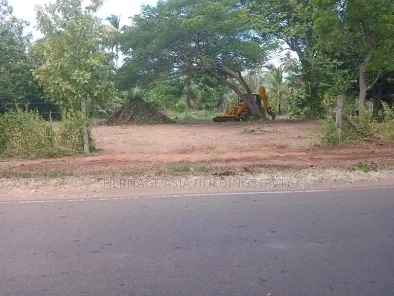 සින්නක්කර බිම් කොටස් විකිනිමට පෙරිමියන්කුලම