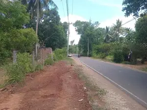 සින්නක්කර බිම් කොටස් විකිනිමට පෙරිමියන්කුලම