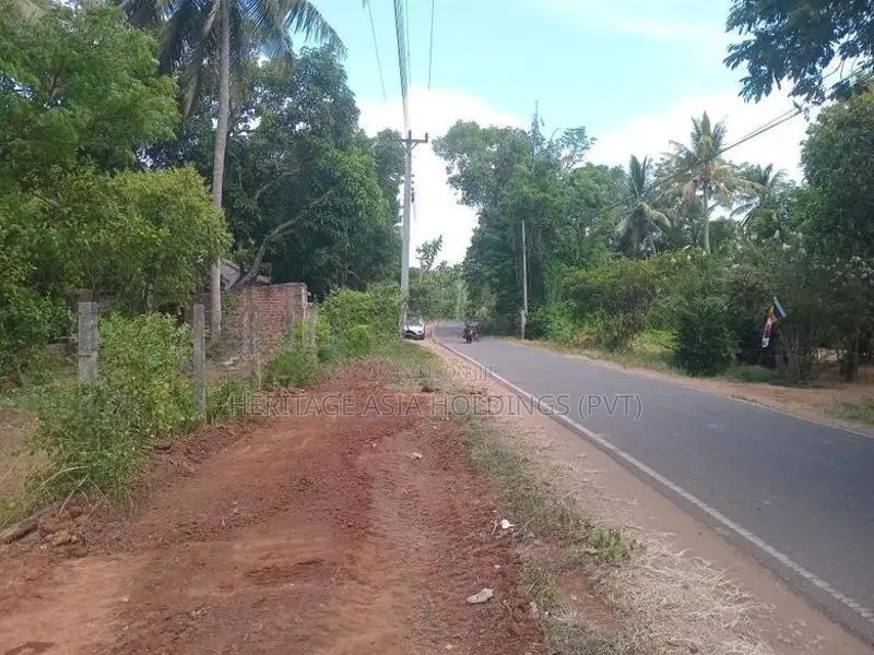 සින්නක්කර බිම් කොටස් විකිනිමට පෙරිමියන්කුලම