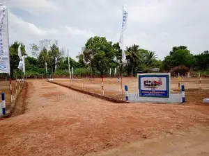 අනුරාධපුර නගරයට ලගම බිම් කොටස්