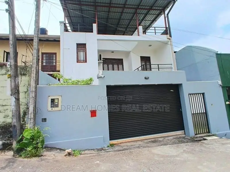 Newly Build Luxury House for Rent Thalawathugoda