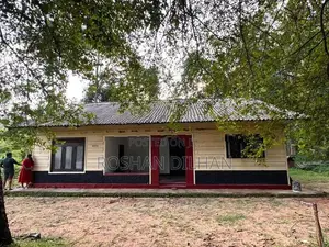 Land with House for Sale in Melsiripura