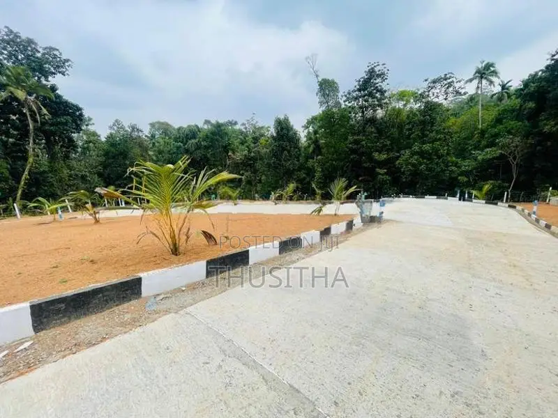 Kalagedihena Land for Sale