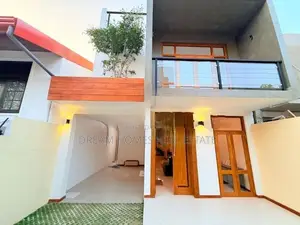 4 Bedrooms Luxury Brand New House for Rent Pelawaththa