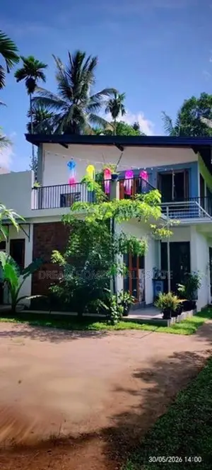 Luxury Home for Sale in Nittambuwa
